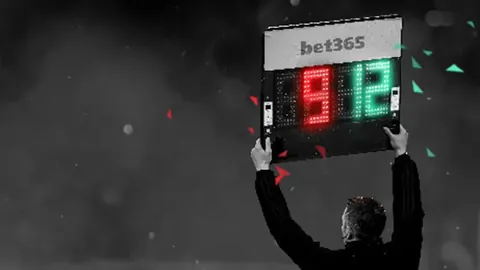 曼联1-0险胜水晶宫，弗雷德惊天一射成绝杀英雄